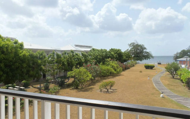 Allamanda Beach Hotel