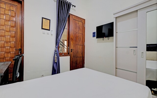OYO Life 92935 Ayu Kost Eksklusif