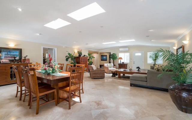 Kailua Beachside 4 Bedroom Home by RedAwning