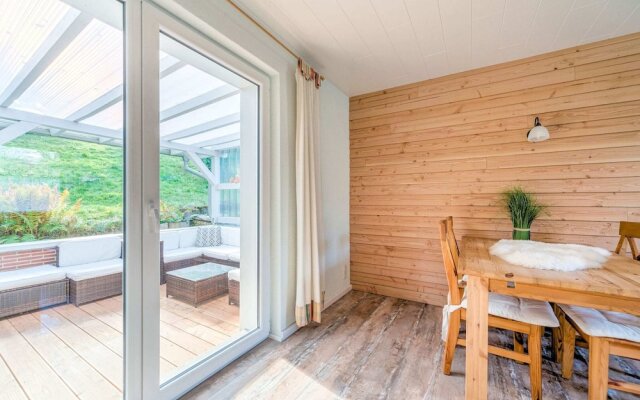 Spacious Apartment near Lake in Guntersberge