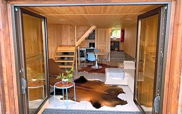 Small Vinter Summer House