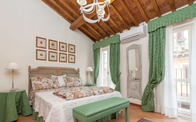 Trevi Penthouse with Jacuzzi