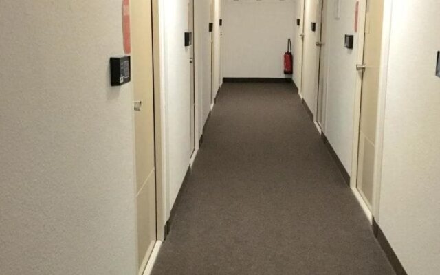 UNISOTEL ex (HOTEL F1 SAINT BRIEUC)