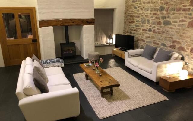 Dan y Graig Barn, Carmarthen