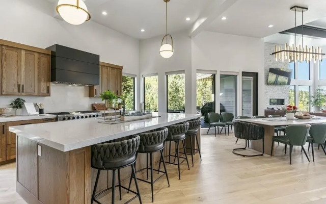 9005 - Mountain Estate #5 6 Bedroom Home