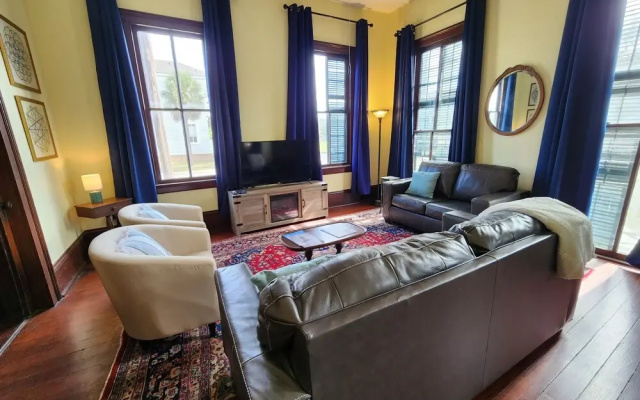 1886 Victorian 4 Bedroom Home by Redawning