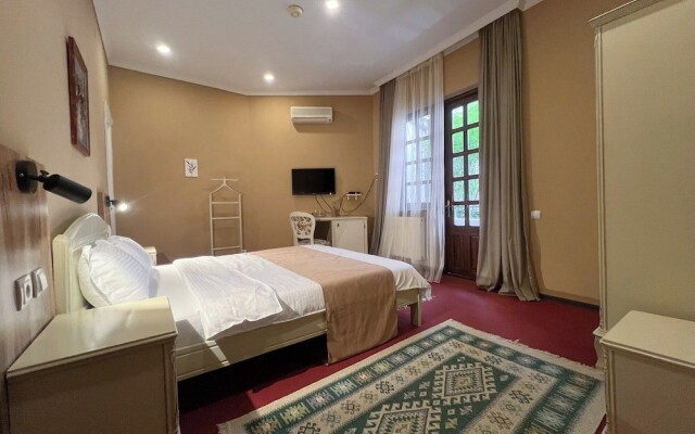 Hotel DEMI
