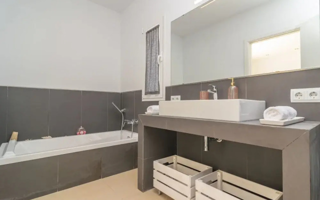 Carritx With 4 Bedrooms and 4 Bathrooms