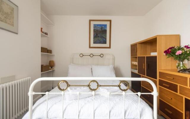Worthing sea-front apartment