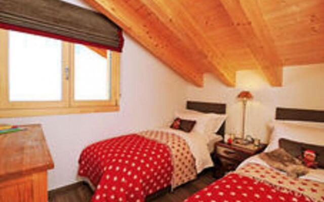 Lavish Holiday Home in Heremence With Balcony