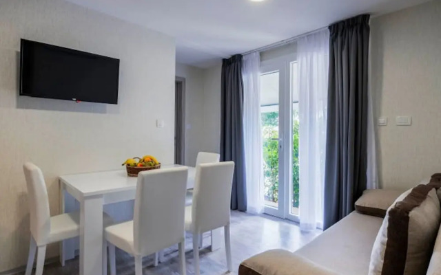 Inviting Mobile Home in Banjole With Terrace