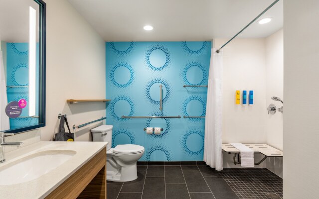 Tru by Hilton Lancaster East