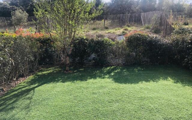 Beau T4 , piscine, jardin dans la campagne provençale