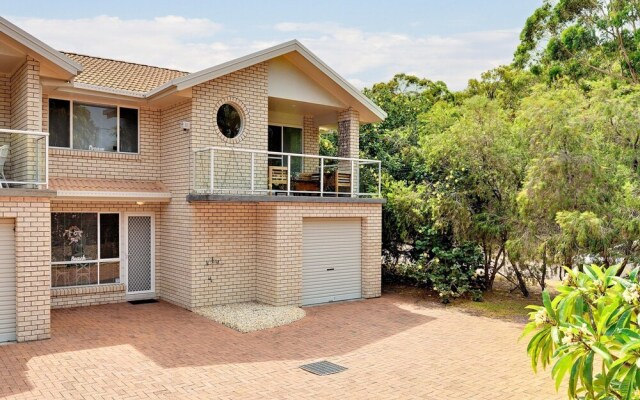 Rocky Point Road, Fantasea, 3, 75