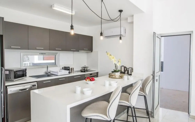 Villa Nikita AQ Ol21