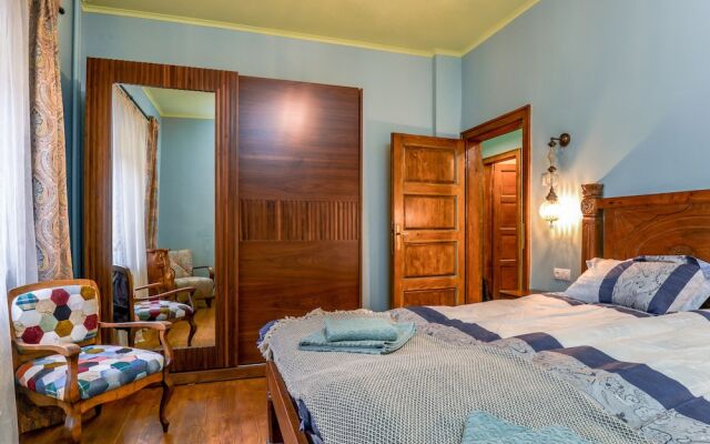 FM Premium 2-BDR Apartment - Pistachio