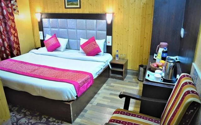 OYO 4529 Hotel Star of Kashmir