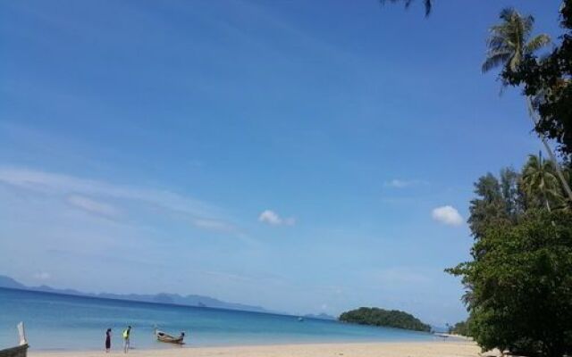 Klong Muang Beach Apartment