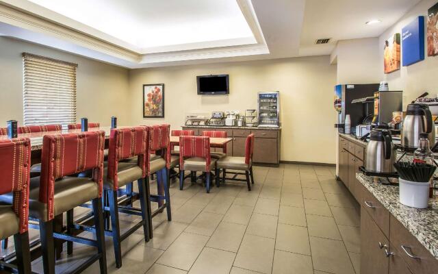 Comfort Inn & Suites DeLand - near University
