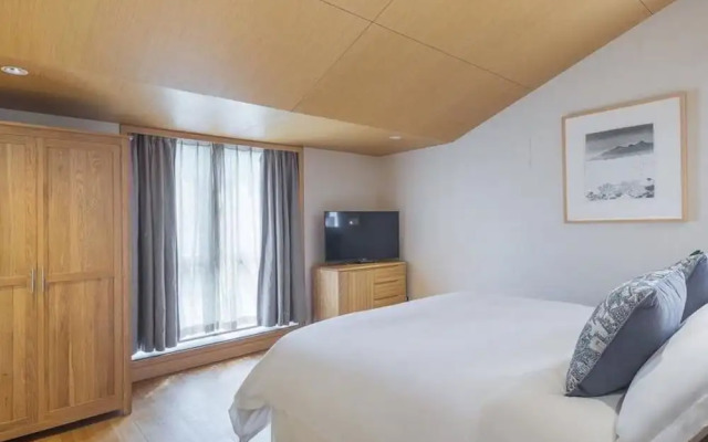 He Fu Hotel