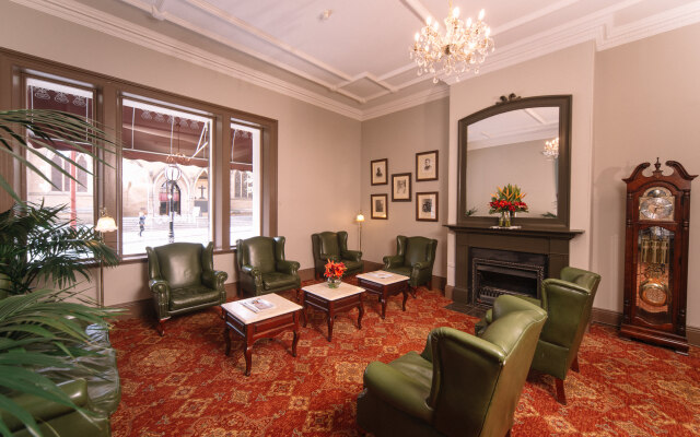 Hadley's Orient Hotel