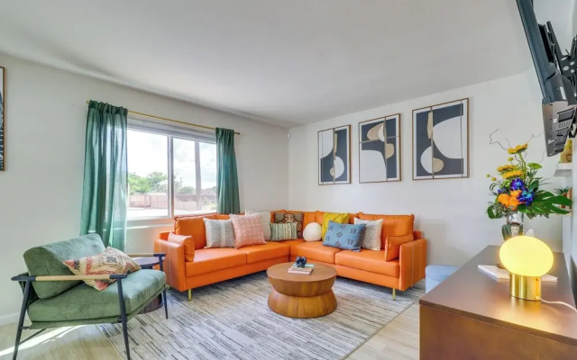 Albuquerque Retreat w/ Hot Tub - Central Location!