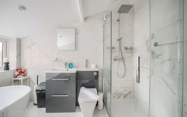 Sleeps7-pet&familyfriendly With Parking