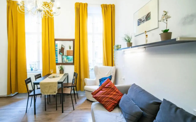 Chain Bridge Home 3BDRM, 2BTHRM,4BED,AC, FAST WIFI