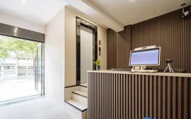 Huayu Light Hotel (Keqiao RT-Mart Pearl Square Subway Station Branch)