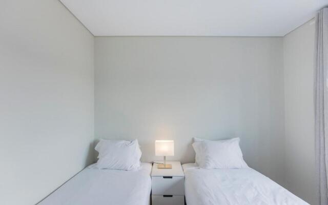 2BR Flat w/ AC & Great Views by LovelyStay