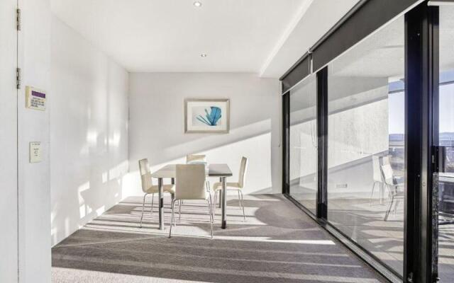 Cavill Avenue Private Apartments