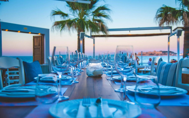 Cavo Seaside Suites