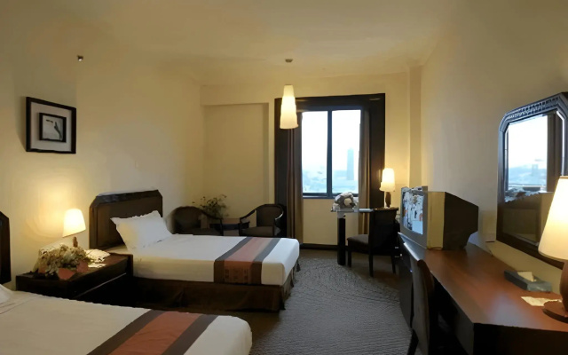 Crystal Crown Hotel