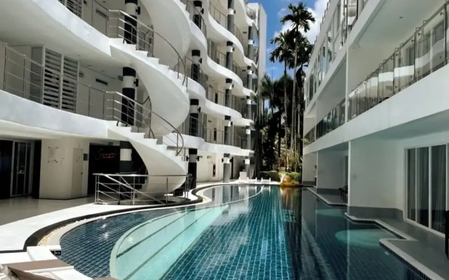B6 1 Bedroom 1 Bath Partial Seaview at Karon