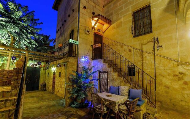 Adanos Konuk Evi