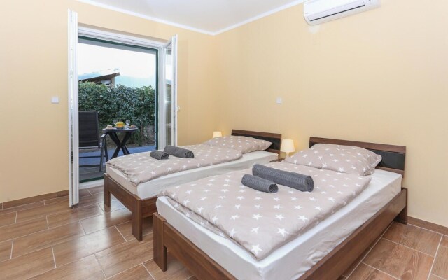 Stunning Apartment in Kastel Stari With Wifi
