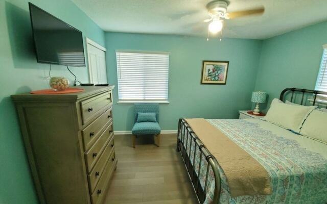 Floridays Vacation Home with Pool near to beach by RedAwning