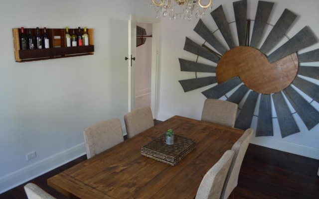 Two Cow Cottage Bed & Breakfast – Hotel Rooms – Keith