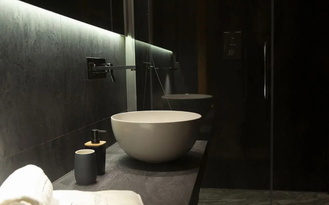 Charmant Petit Hotel