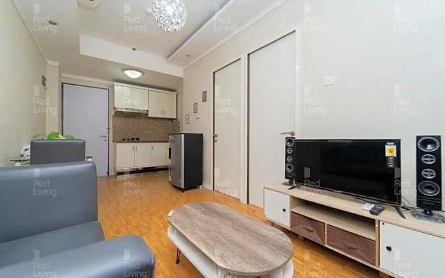 RedLiving Apartemen Tamansari Panoramic - Rasya Room with Netflix