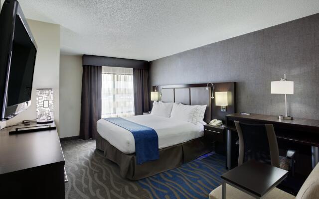 Holiday Inn Express Hotel & Suites Meadowlands Area by IHG