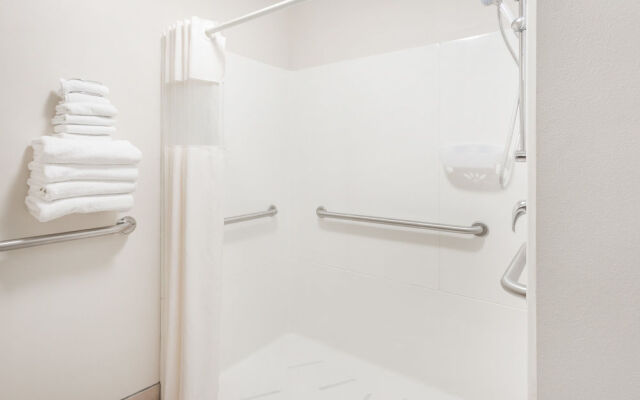 Days Inn & Suites Madison