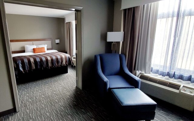 Spark by Hilton Tupelo