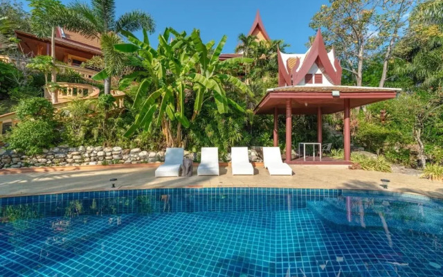 6BR Luxury Retreat in Layan Phuket V159