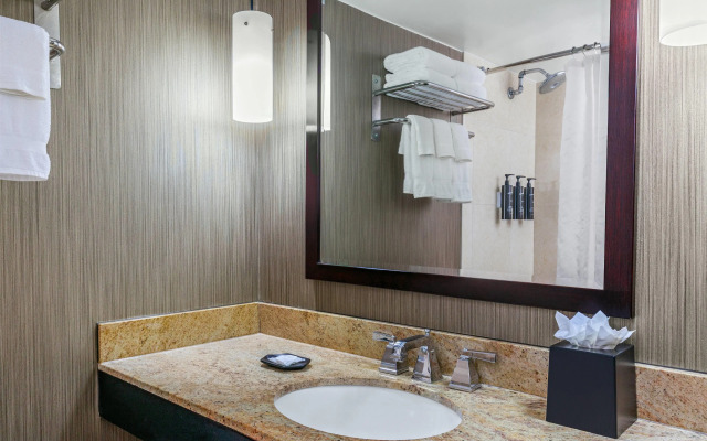 Courtland Grand Hotel, Trademark Collection by Wyndham