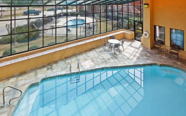 Holiday Inn Hotel & Suites Hattiesburg-University