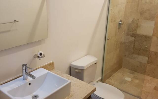 Radiant 2BR PH in private location by Happy Address