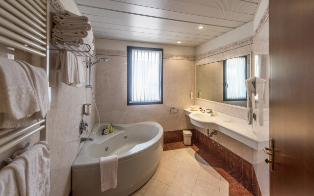 Admiral Hotel Villa Erme