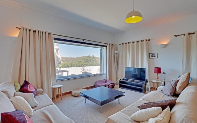 Villa Eiras Altas Grande by Portucasa