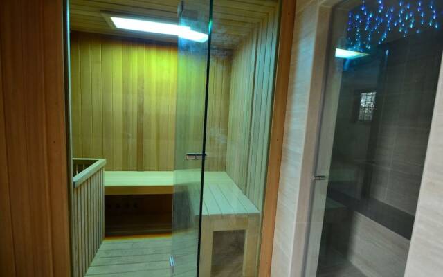 Amazing Farmhouse in Montecatini Terme with Hot Tub